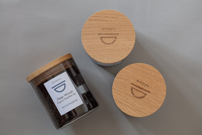 Glass container with wooden airsafe lid for loose tea