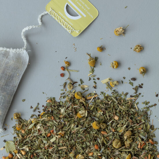 Chamomile mood organic herbal tea caffeine free made from chamomile, rosehip seeds, lemon balm, lemon verbena, chamomile, lemongrass, lavender flowers, hops, valerian.