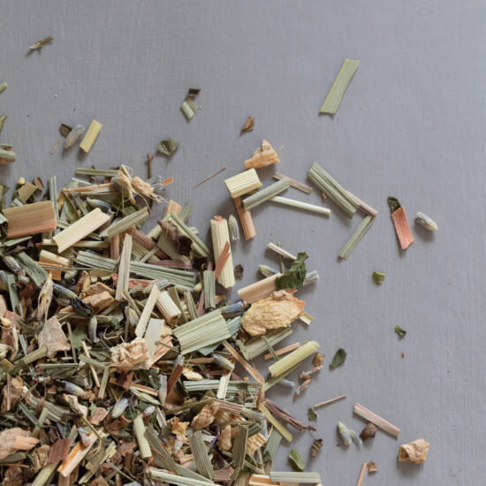 Endless Summer økologisk urte te med ingefær og pebermynte. En af Emeyu's prisvindende urte blend i løs vægt.